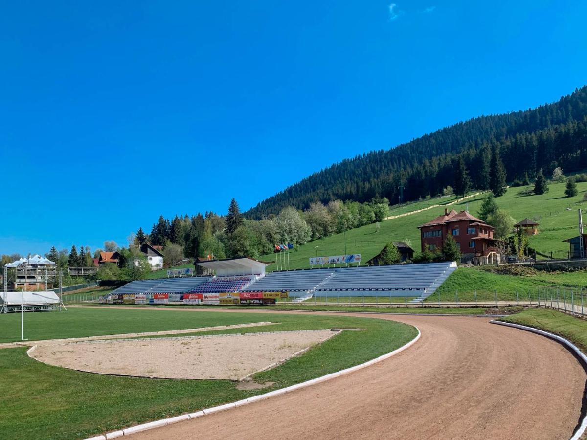 Vila Stadion Câmpulung Moldovenesc Екстериор снимка